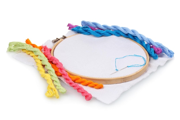 haft ludowy na tkaninie